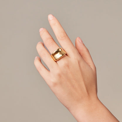 High-gloss Statement Ring